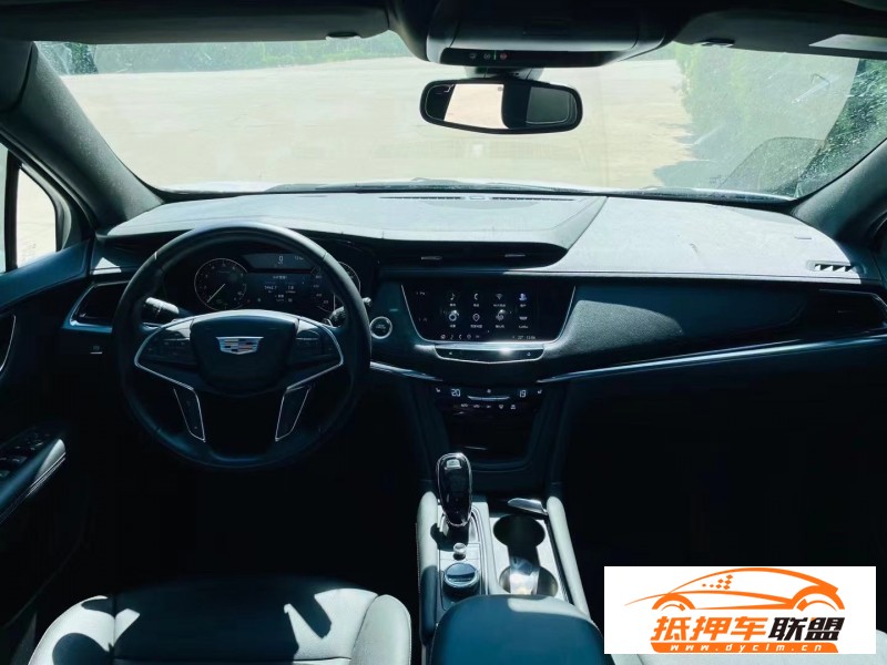  22年凱迪拉克XT5轎車 