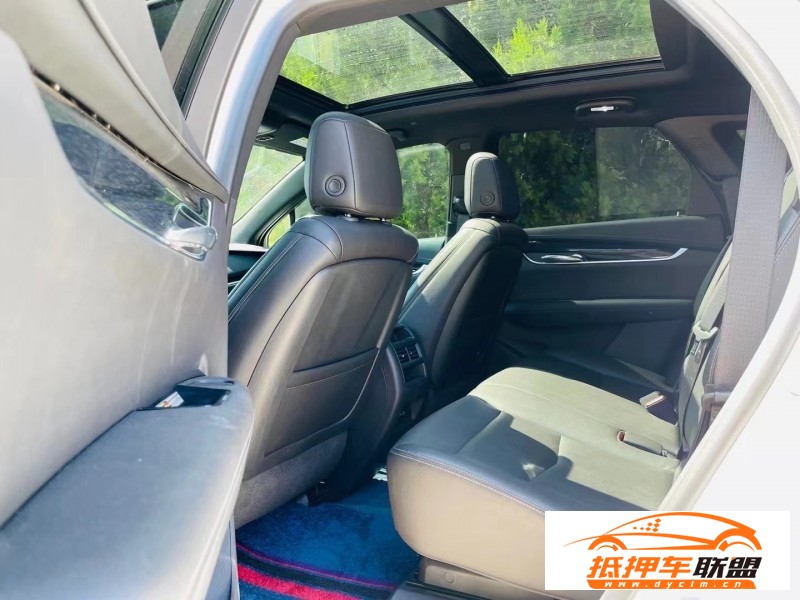  22年凱迪拉克XT5轎車 