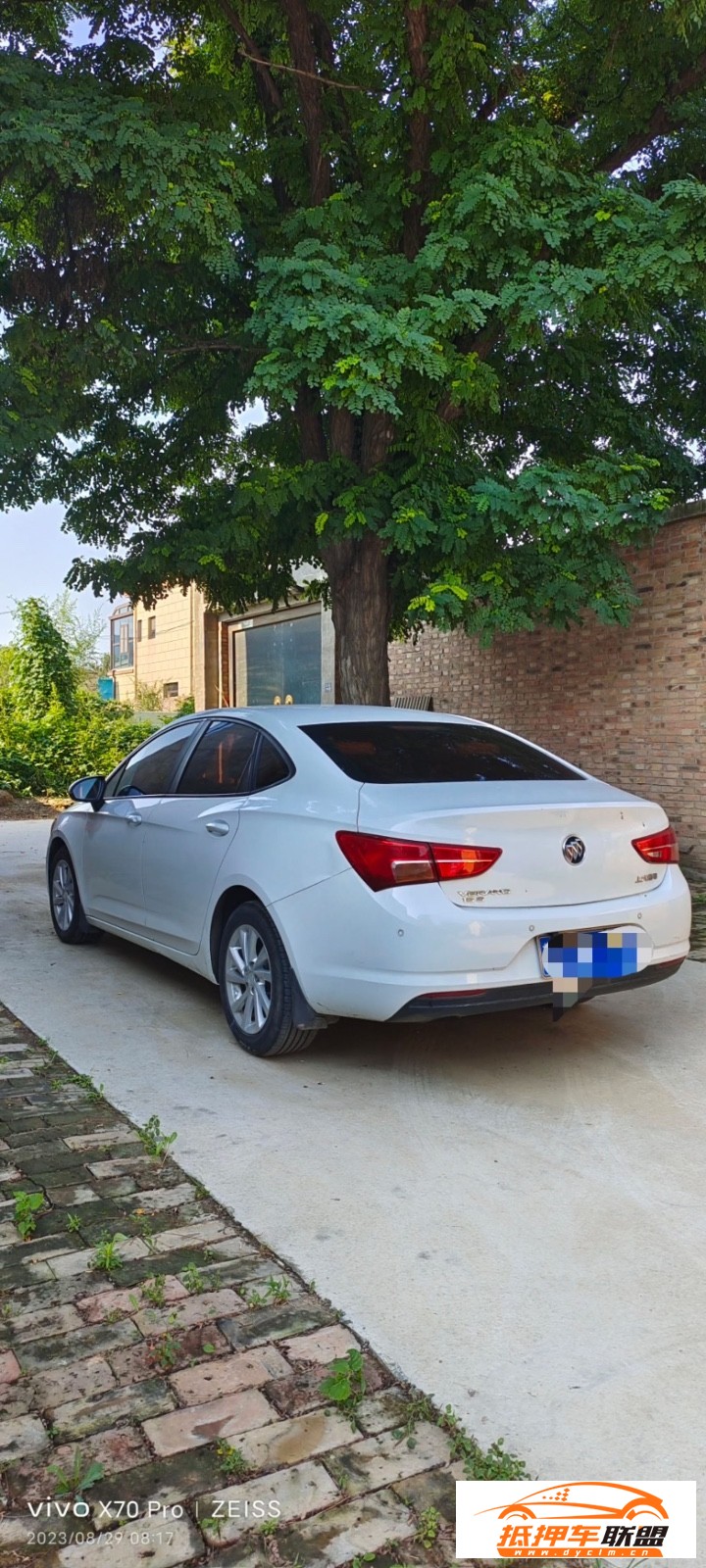  17年別克威朗轎車 