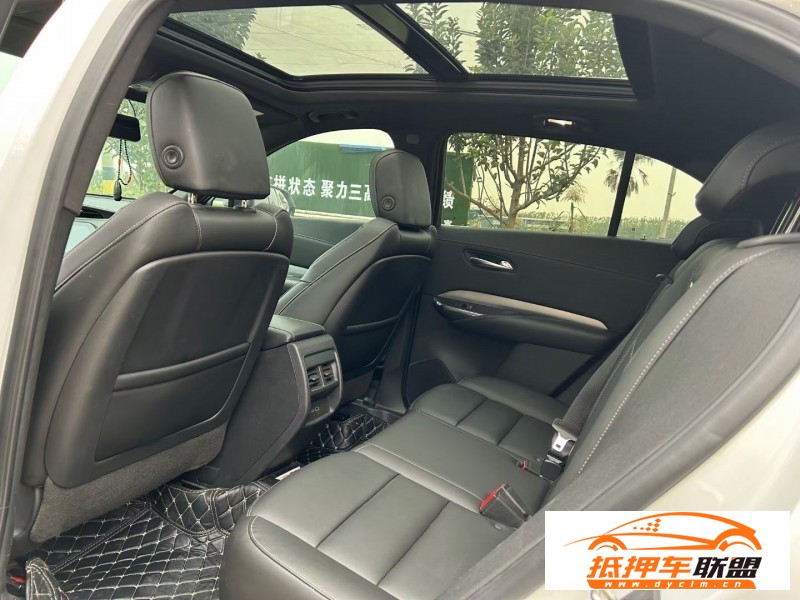  19年凱迪拉克XT4轎車 
