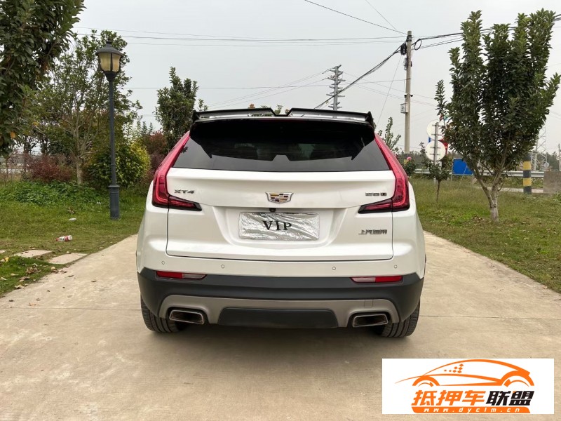  19年凱迪拉克XT4轎車 