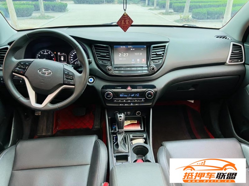  18年現(xiàn)代途勝SUV 