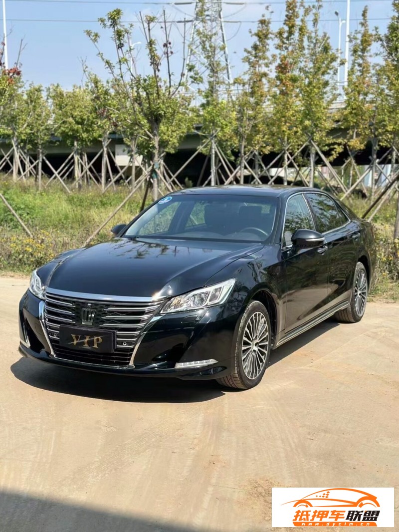  19年豐田皇冠轎車 