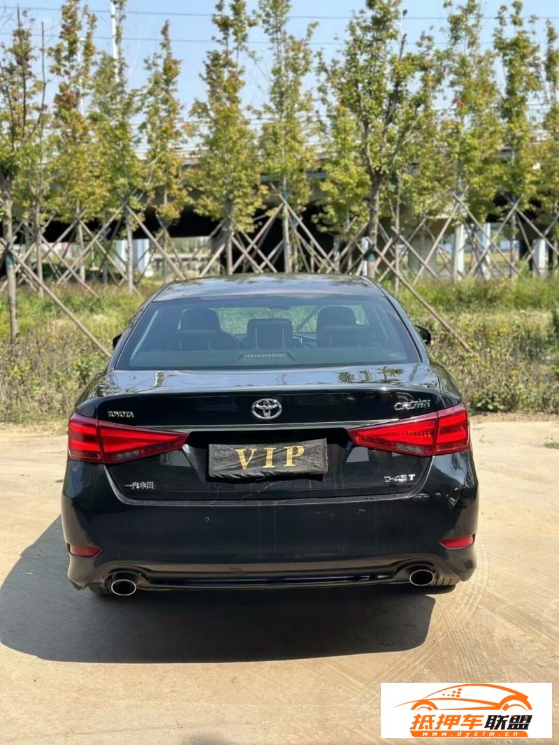  19年豐田皇冠轎車 
