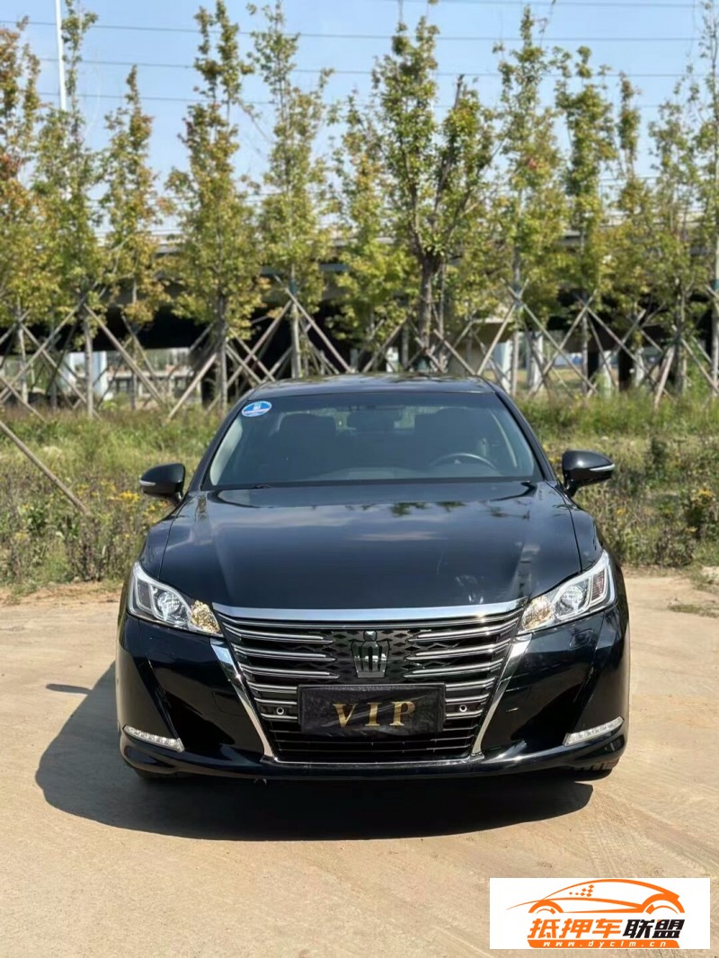  19年豐田皇冠轎車 