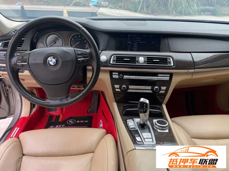  10年寶馬7系轎車 