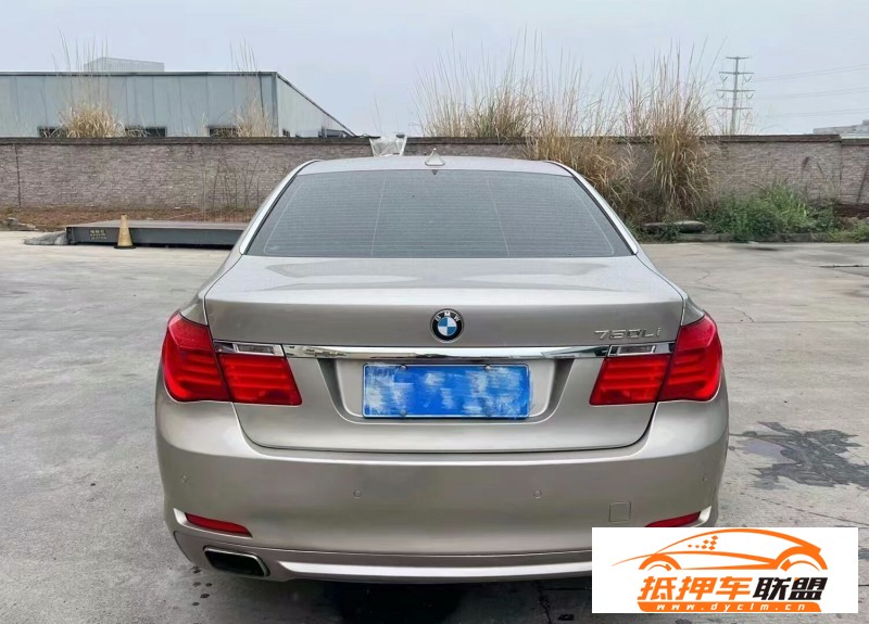 10年寶馬7系轎車 