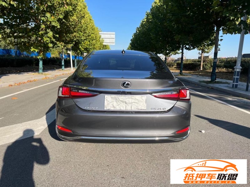  22年雷克薩斯ES轎車 