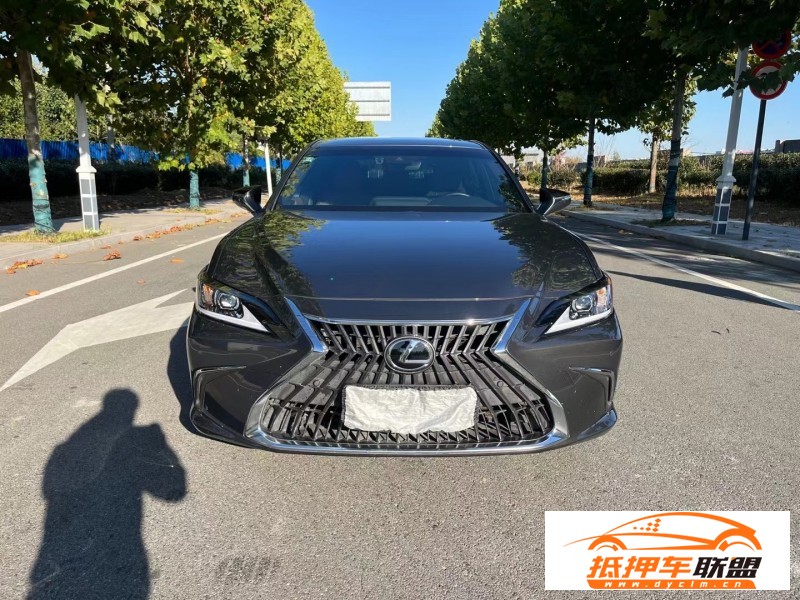  22年雷克薩斯ES轎車 