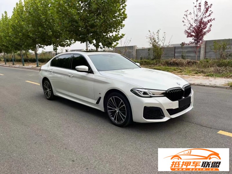  22年寶馬5系轎車 