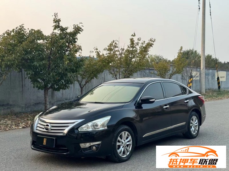  13年日產(chǎn)天籟轎車 