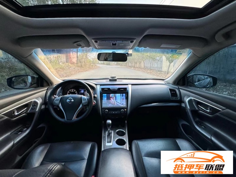  13年日產(chǎn)天籟轎車 