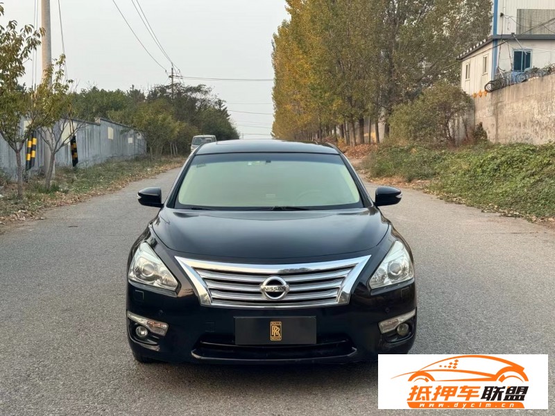  13年日產(chǎn)天籟轎車 