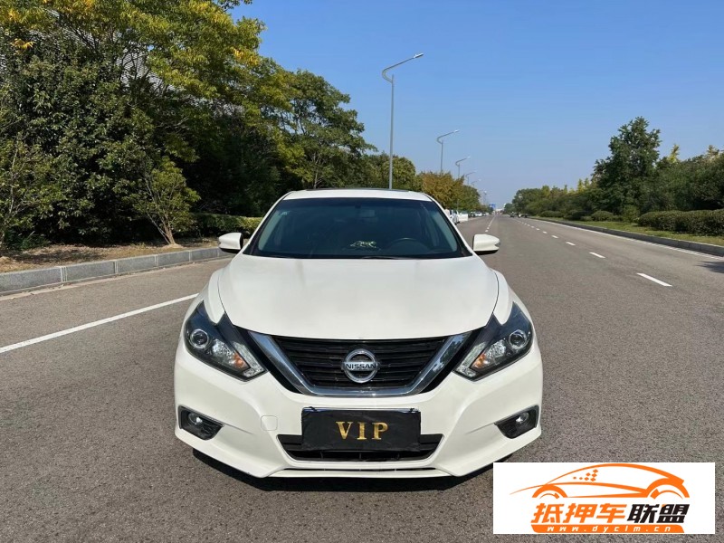  17年日產(chǎn)天籟轎車 