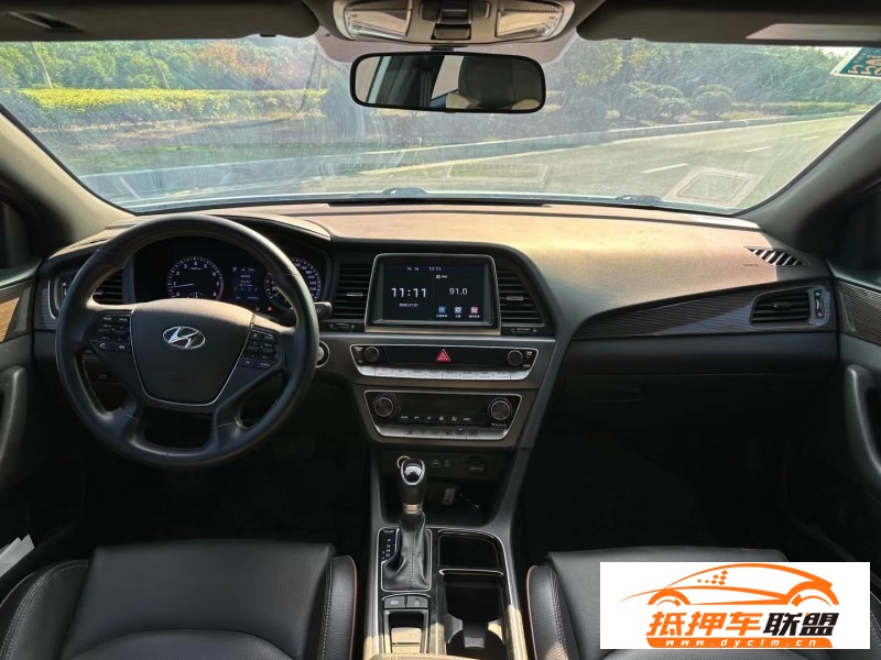  18年現(xiàn)代索納塔轎車 
