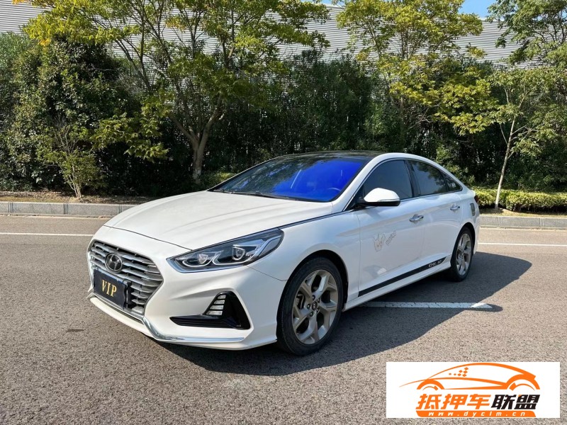  18年現(xiàn)代索納塔轎車 
