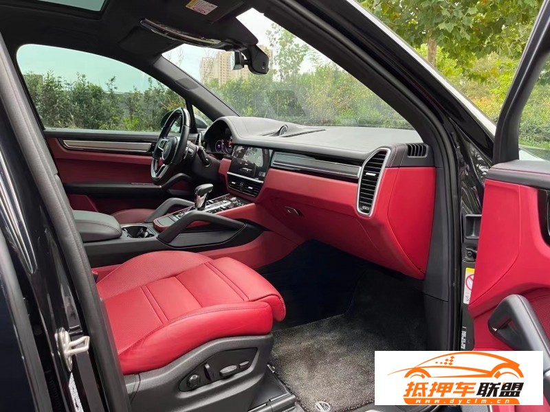  23年保時(shí)捷卡宴轎車 