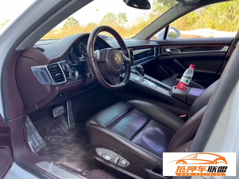  16年保時捷帕納梅拉轎車 