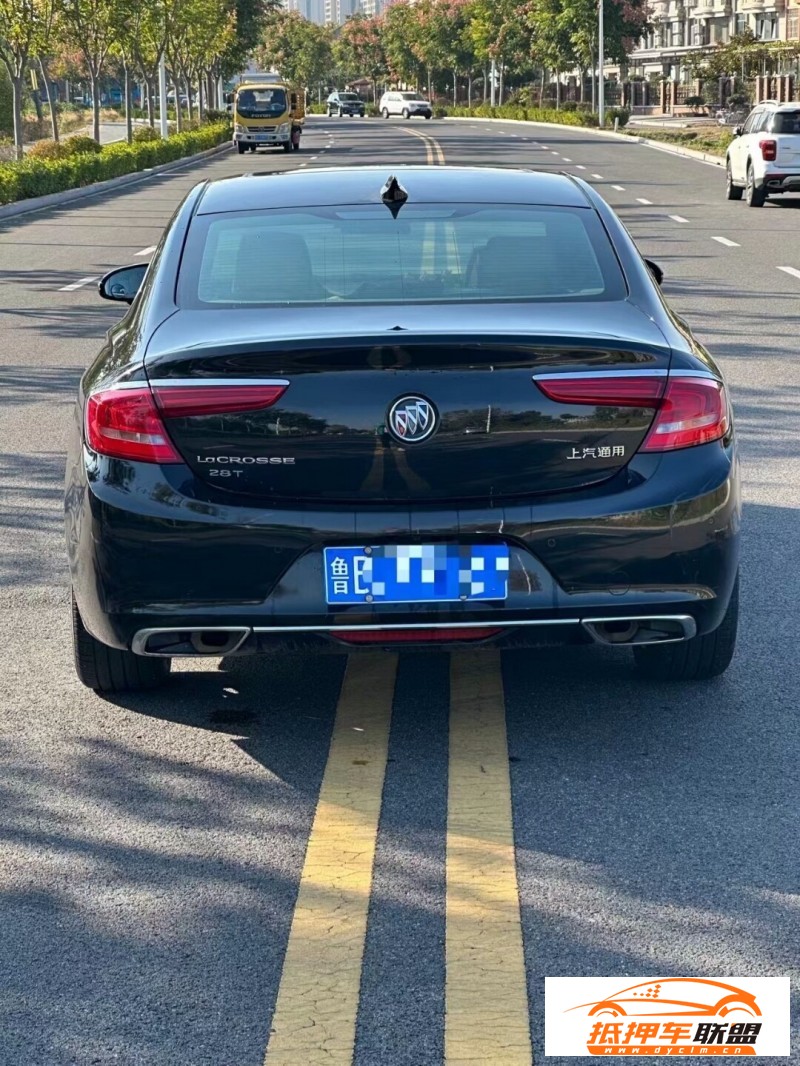  18年別克君越轎車 