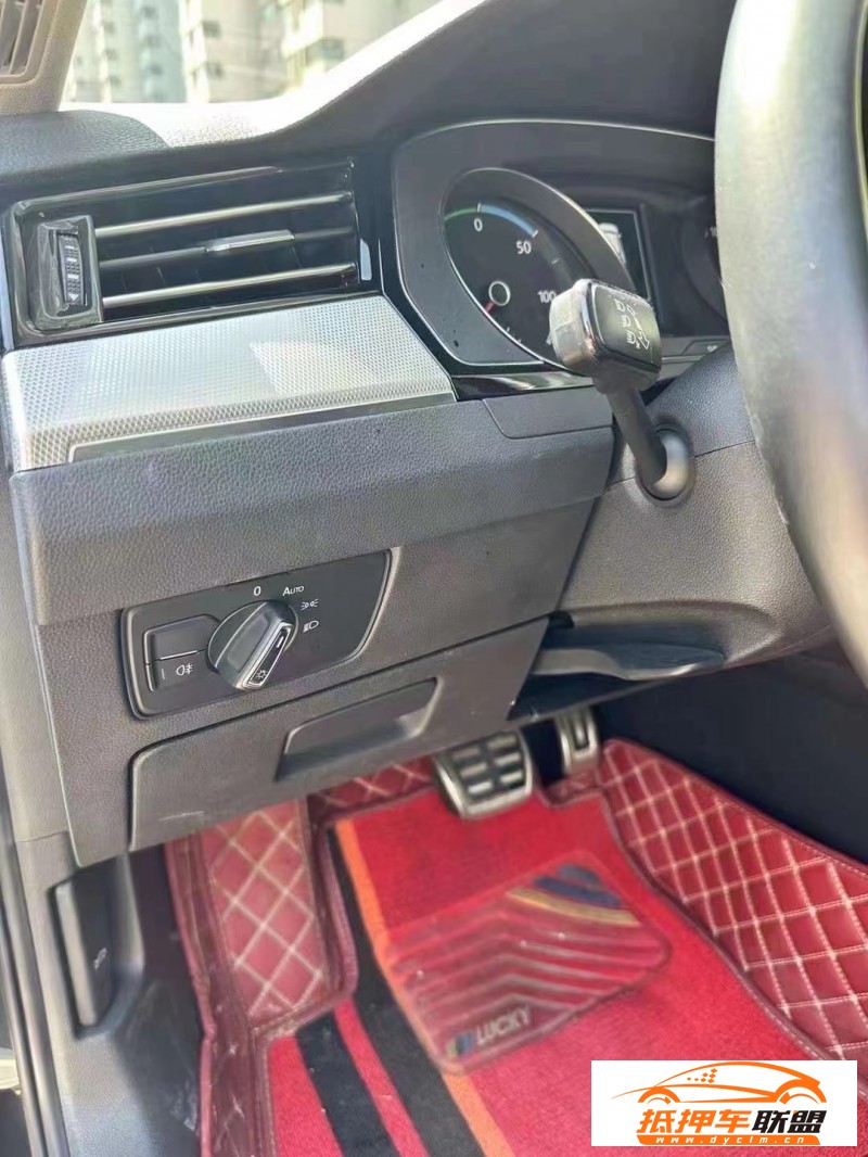  21年大眾邁騰轎車 