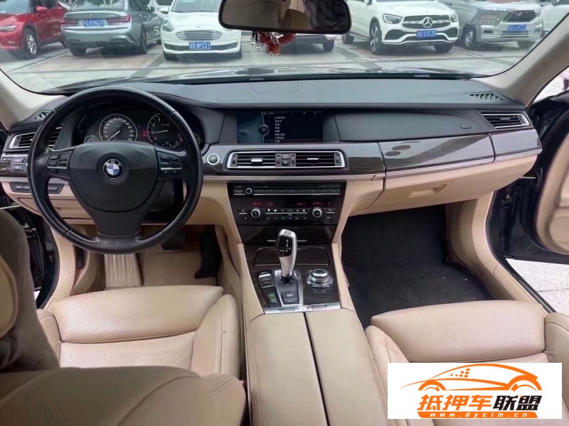  12年寶馬7系轎車 