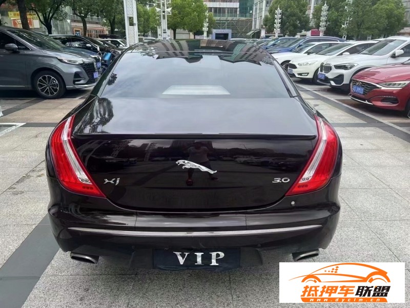  12年捷豹XJL轎車 