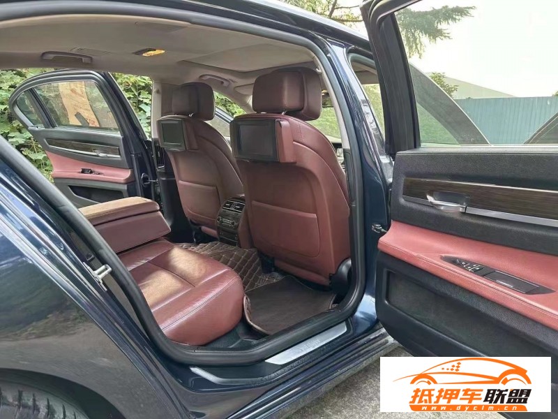  11年寶馬7系轎車 