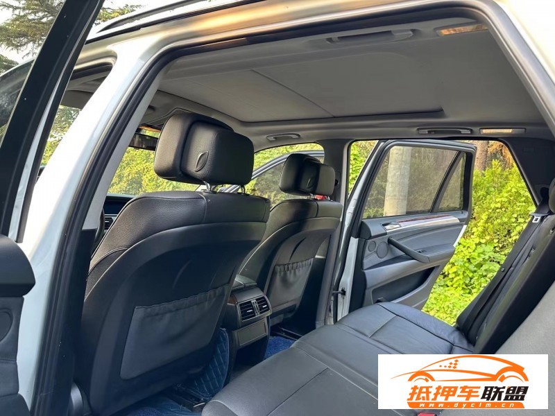  13年寶馬X5轎車 