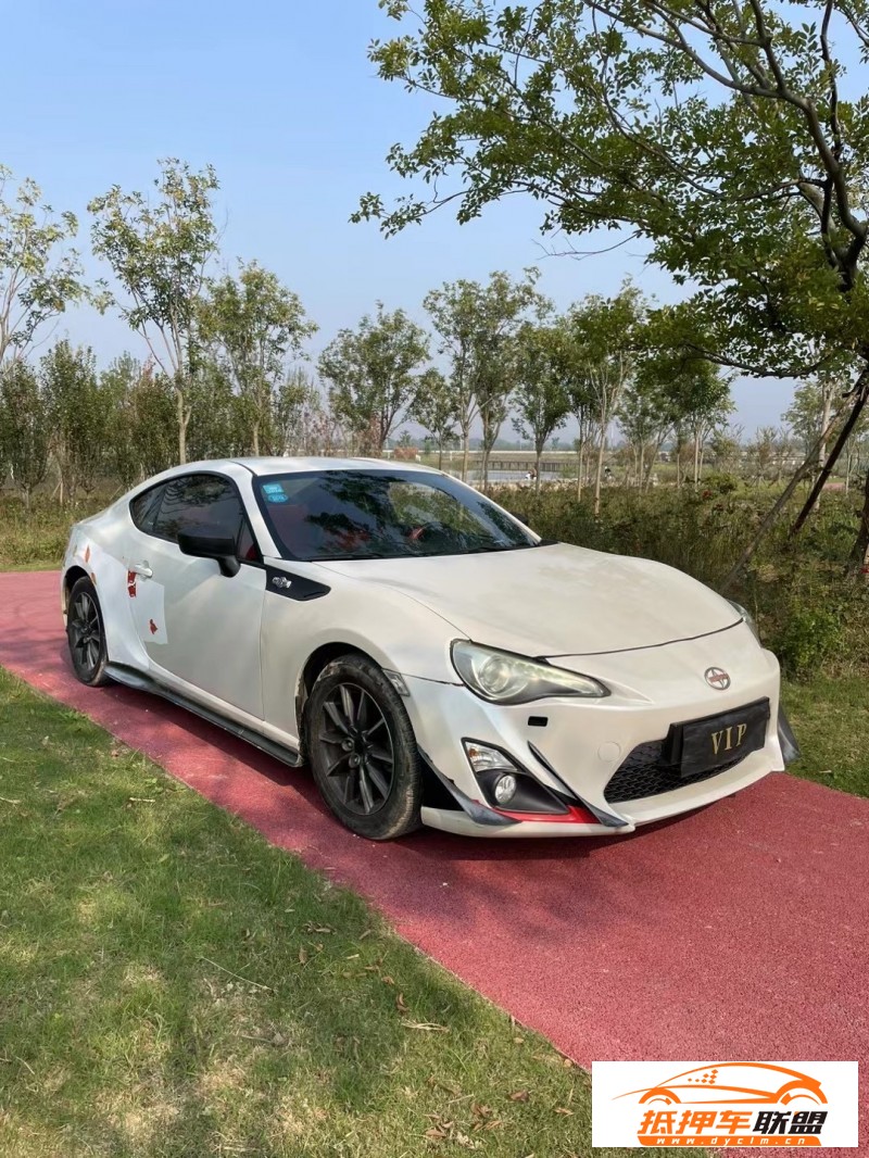  14年豐田86轎車 
