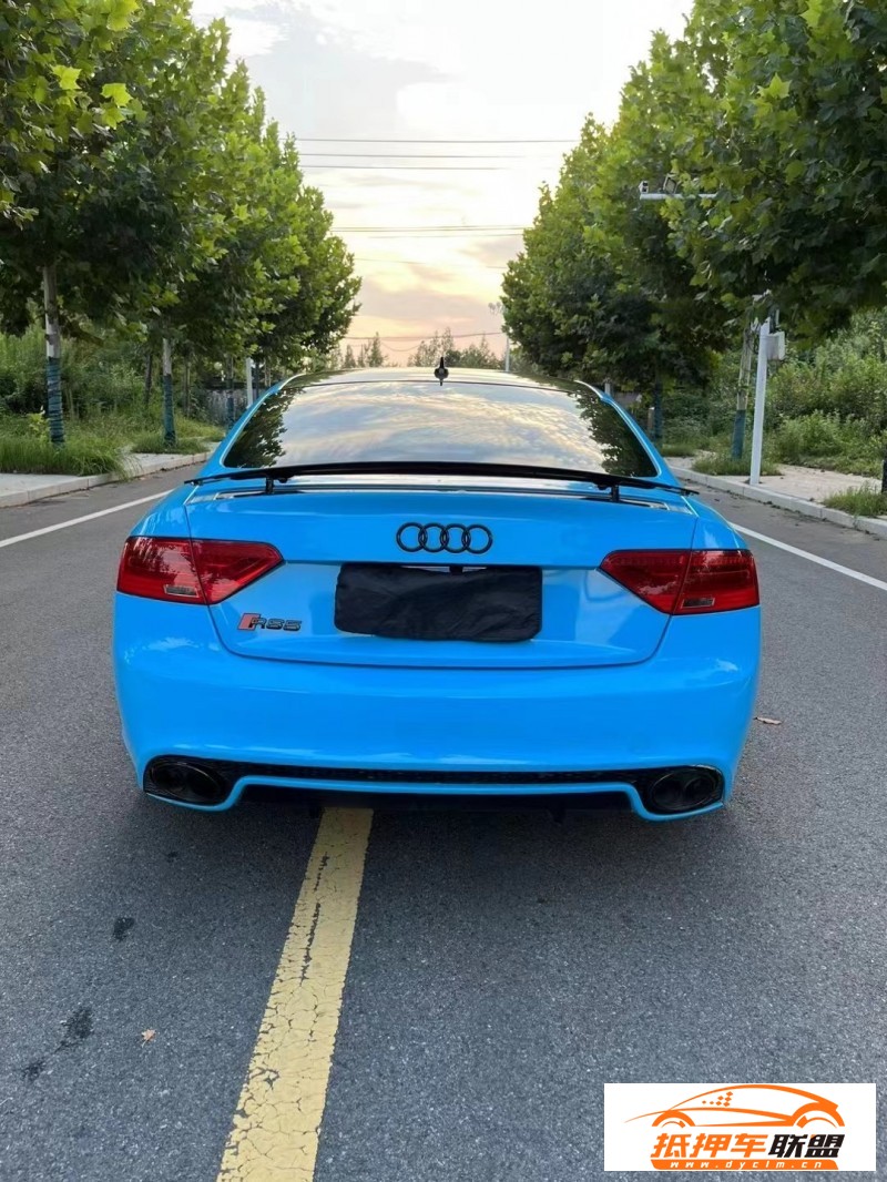 15年奧迪RS5轎車 