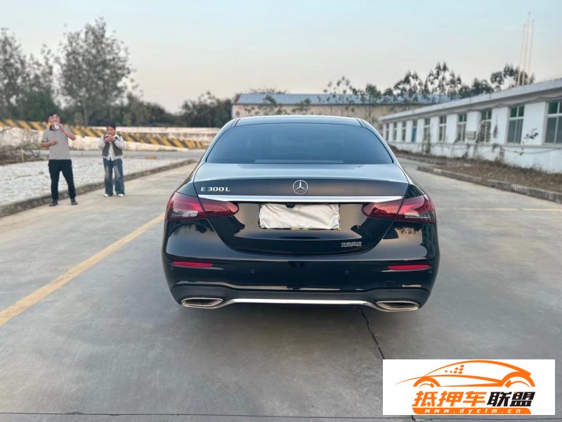  20年奔馳E轎車 