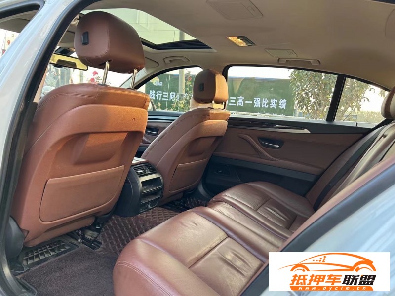  17年寶馬5系轎車 