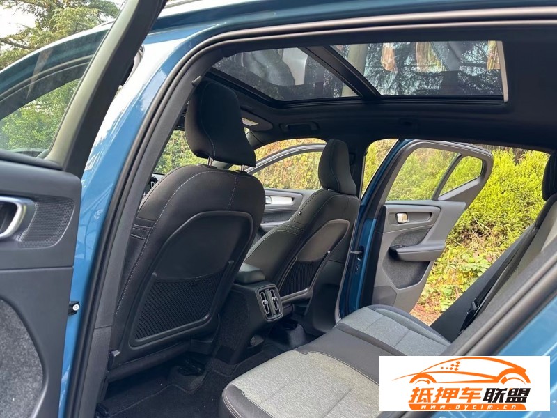  22年沃爾沃XC40轎車 
