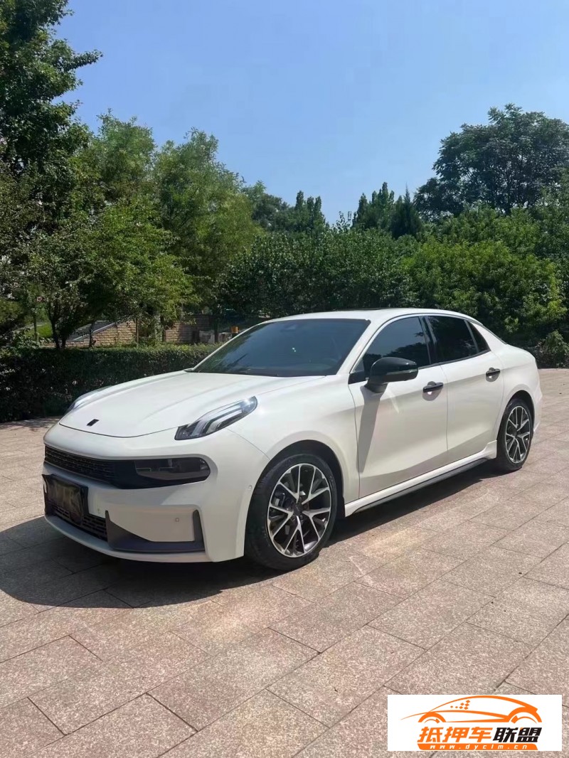  22年領(lǐng)克03轎車 