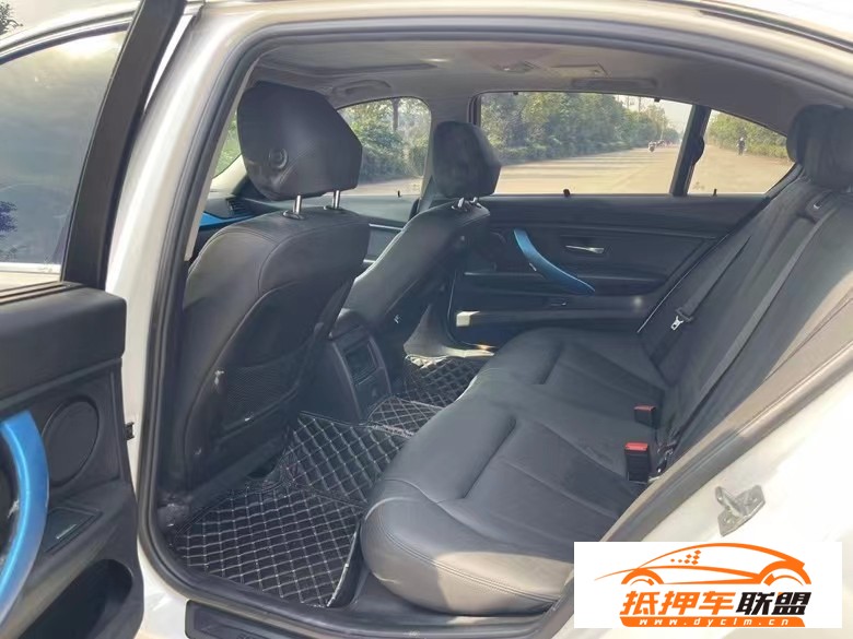  15年寶馬3系轎車 