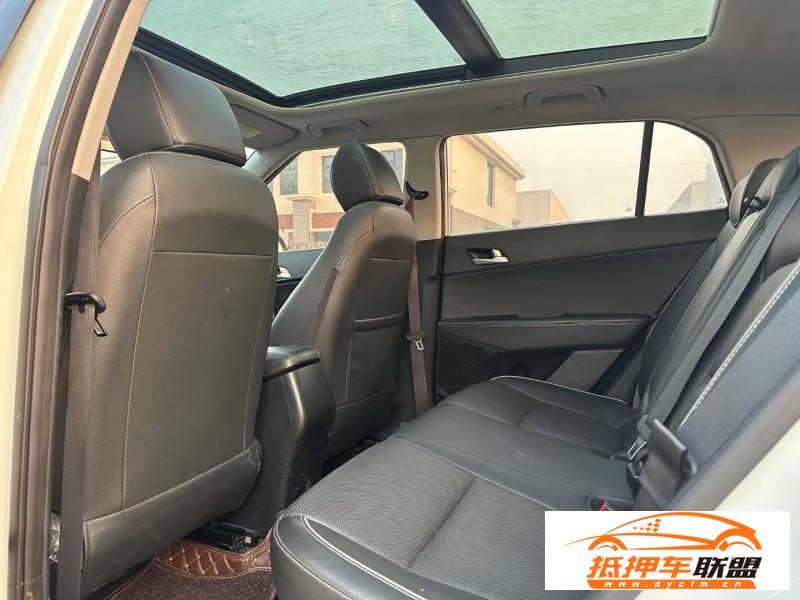  18年現(xiàn)代ix25轎車 