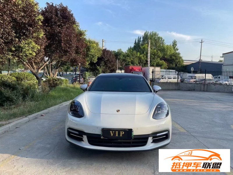  18年保時(shí)捷帕納梅拉轎車 