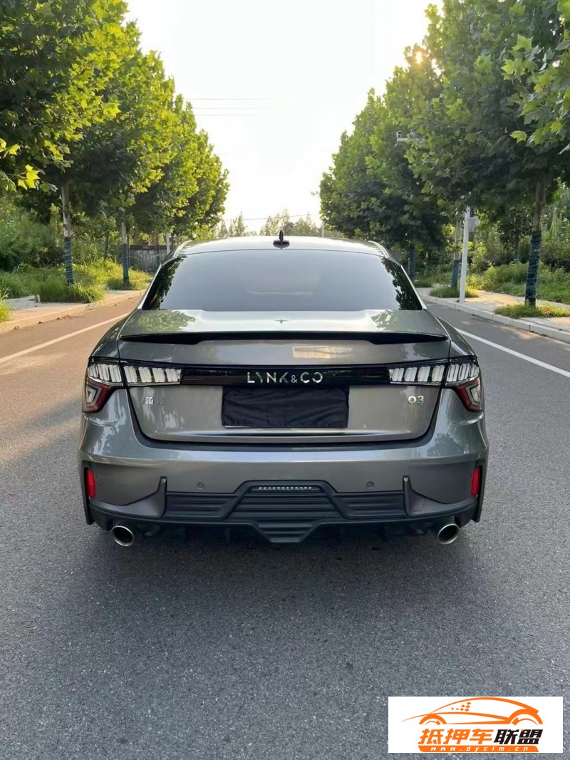  21年領(lǐng)克03轎車 