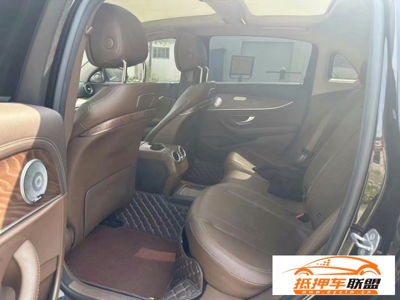  18年奔馳E轎車 