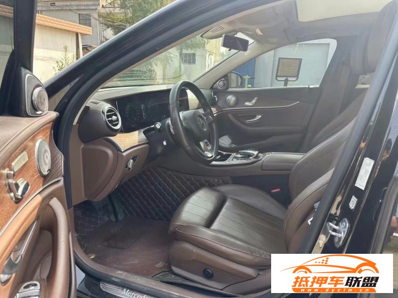 18年奔馳E轎車 