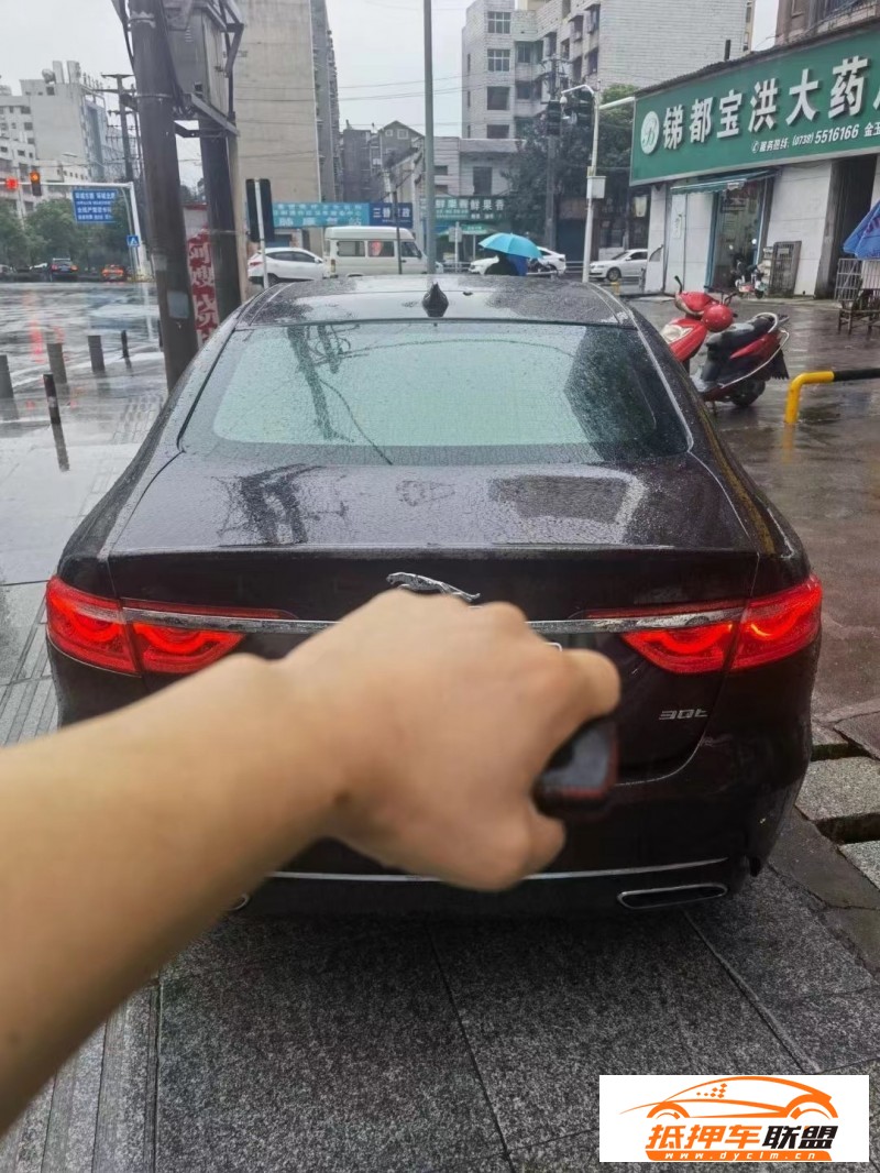  17年捷豹XFL轎車 