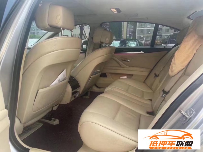  13年寶馬5系轎車 