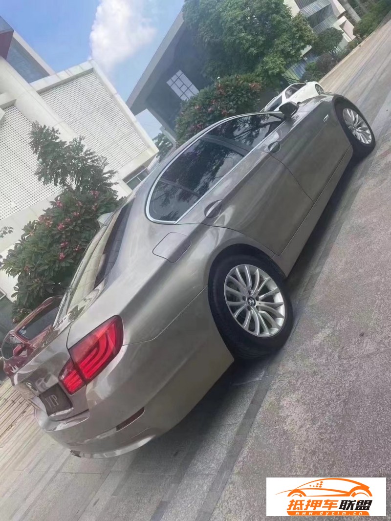  13年寶馬5系轎車 