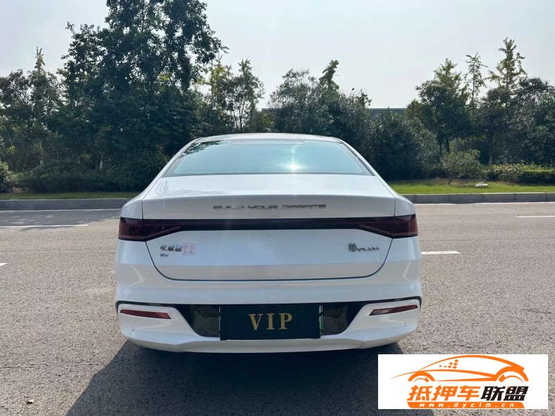  23年比亞迪秦轎車 