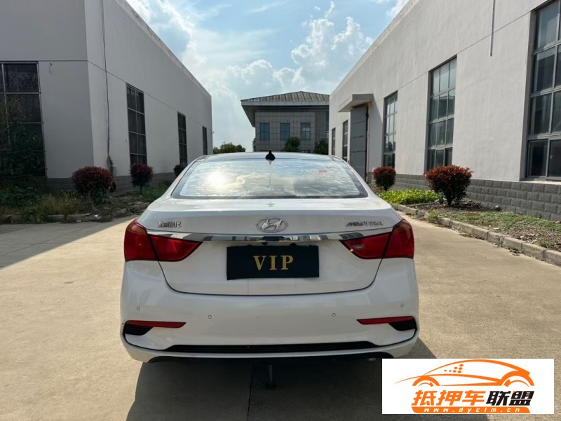  17年現(xiàn)代名圖轎車 