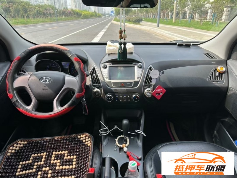  15年現(xiàn)代ix35SUV 