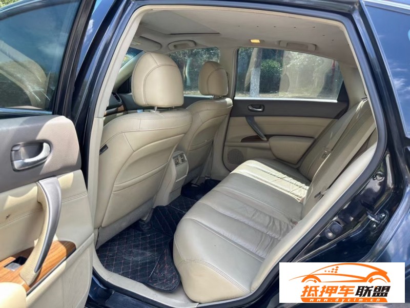  11年日產(chǎn)天籟轎車 