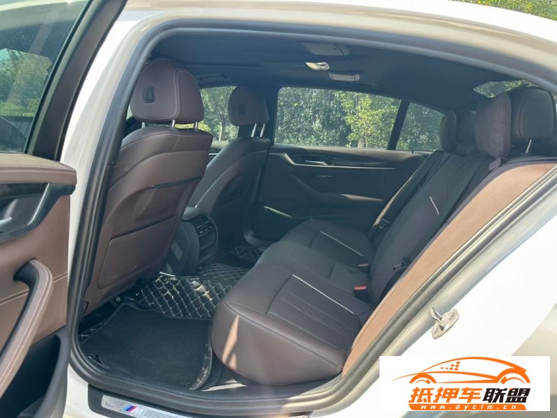  21年寶馬5系轎車 