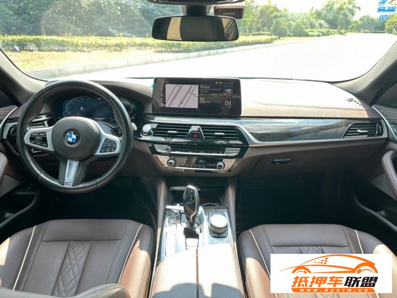  21年寶馬5系轎車 