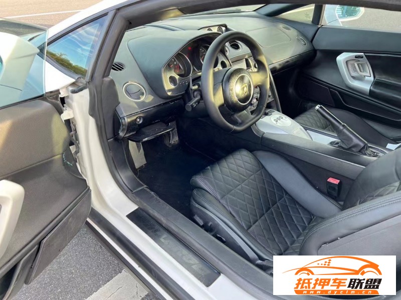  11年蘭博基尼蓋拉多轎車 